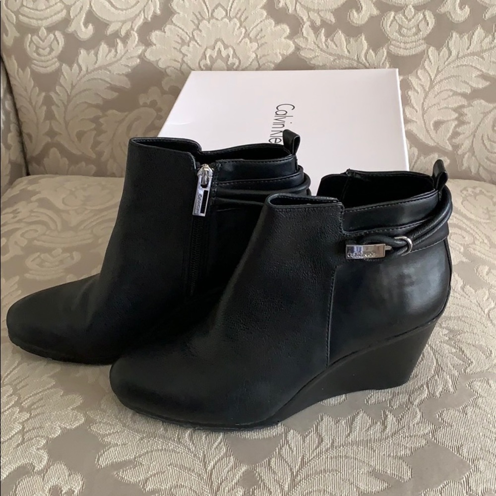 Calvin Klein black leather bootie